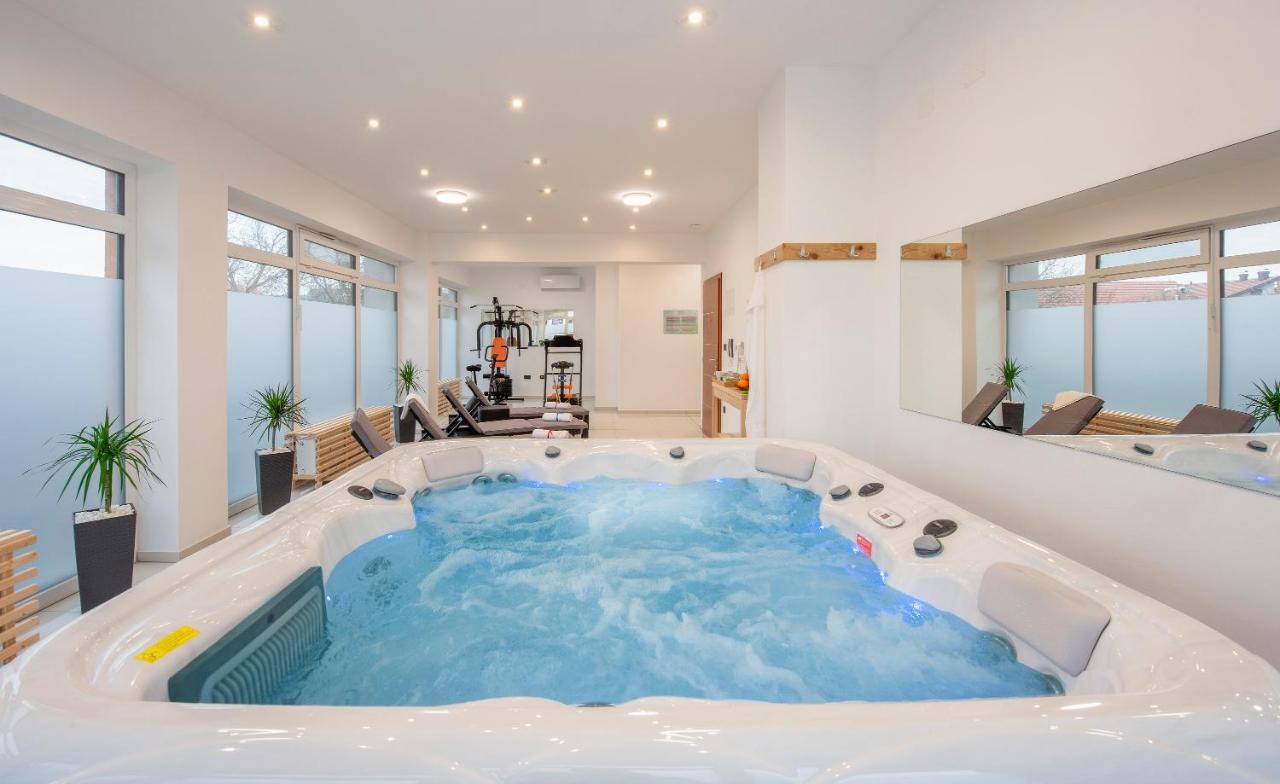 Ratkajec Luxury Apartments Varazdin Bagian luar foto